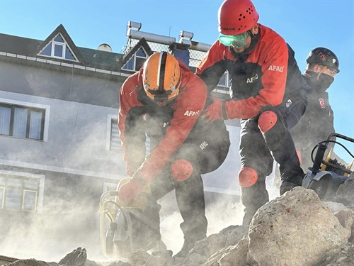 Tokat merkezli 7.0 büyüklüğündeki deprem senaryosuyla, Ordu’nun Akkuş ve Aybastı ilçelerinde “Deprem Saha Tatbikatı” gerçekleştirildi